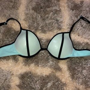 BARELY WORN! Bikini top